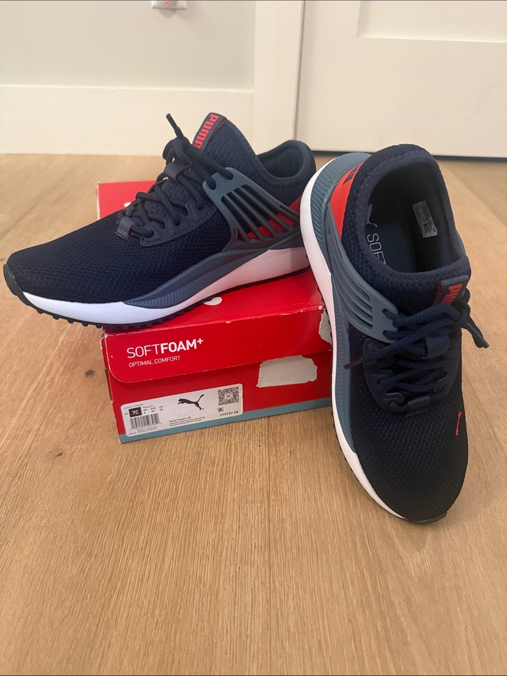 Puma Men's Navy Athletic Sneakers with Red Accents NEW